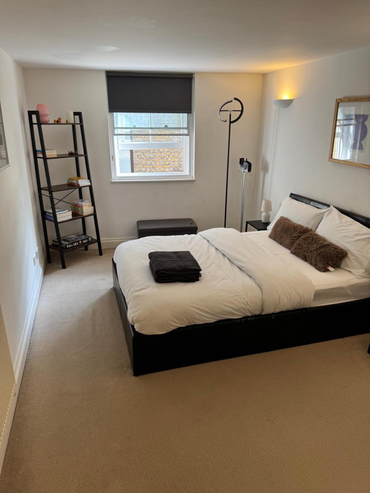Modern 1 Bed Flat, Liverpool Street Apartment